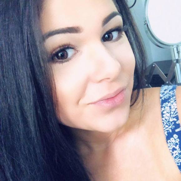 Meet your Posher, Alana - Picture 1 of 1